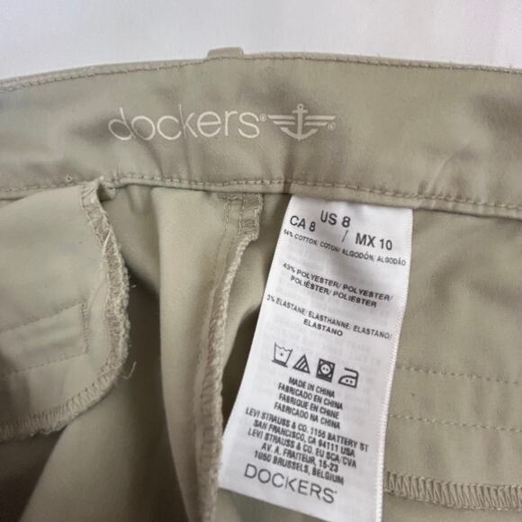 Dockers women's Size 8 34x20 capri Khaki cream beige  stretch - Picture 2 of 14